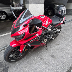 Cbr650r 신차급 5xxxkm 레드 판매합니다
