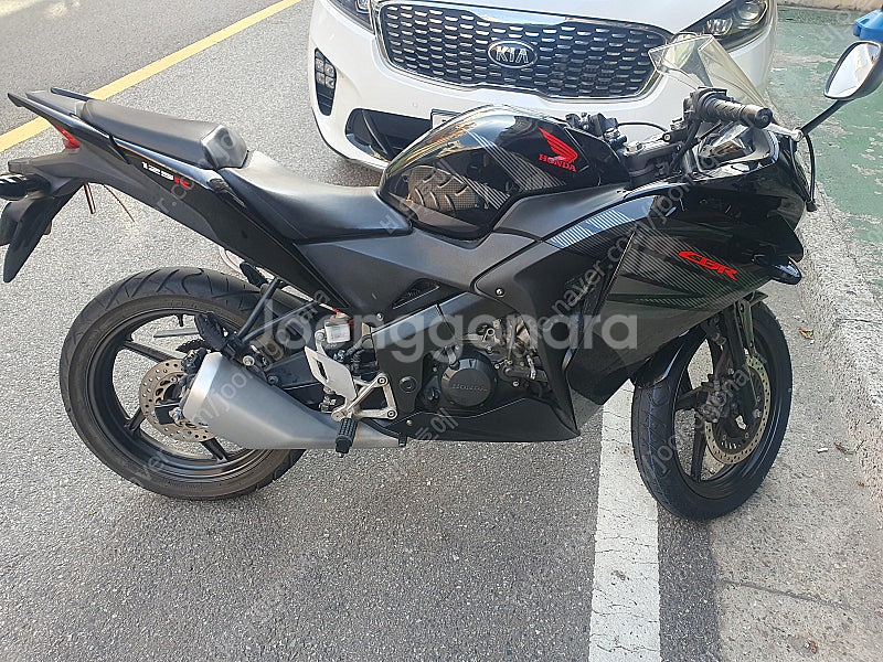 Cbr125r 16년식 19xxxkm 190만 팝니다--0