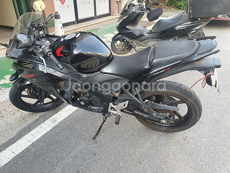 Cbr125r 16년식 19xxxkm 190만 팝니다--2