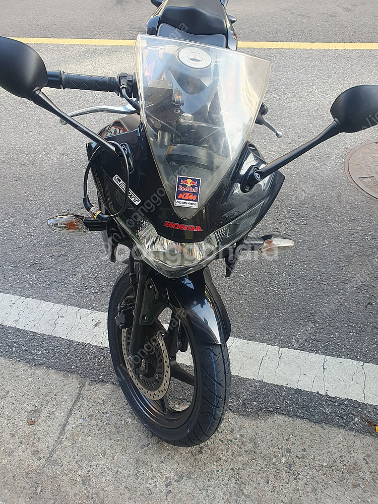 Cbr125r 16년식 19xxxkm 190만 팝니다--4