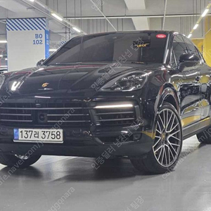 포르쉐 카이엔 중고 포르쉐 중고 수입중고자동차 검정색 2022년식 45,029km 3.0 쿠페 플래티넘 에디션 중고자동차 할부가능