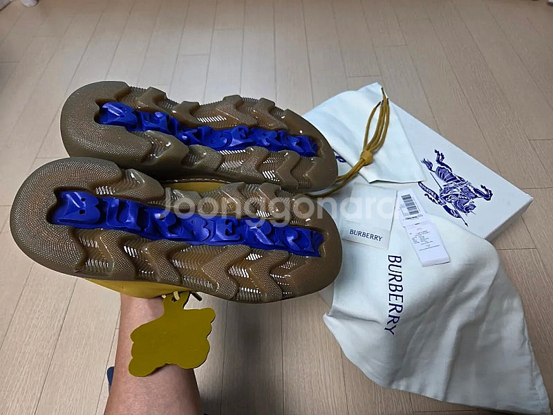 [정품] 버버리 23FW 남성 클리퍼 누벅 레이스업 로...--1