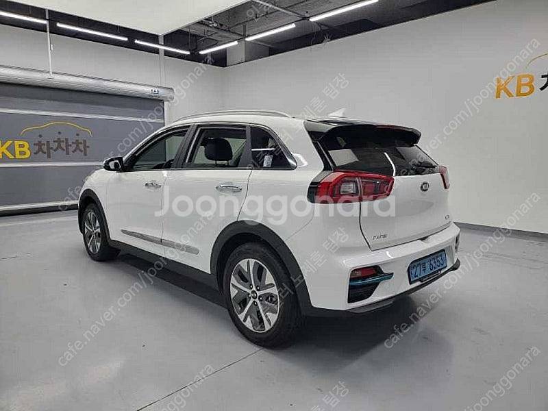 기아 니로 중고 니로 중고차 흰색 2019년식 노블레스...--5