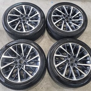 [ 중고 ] 쏘나타 DN8 18인치 중고 휠 타이어 팝니다.