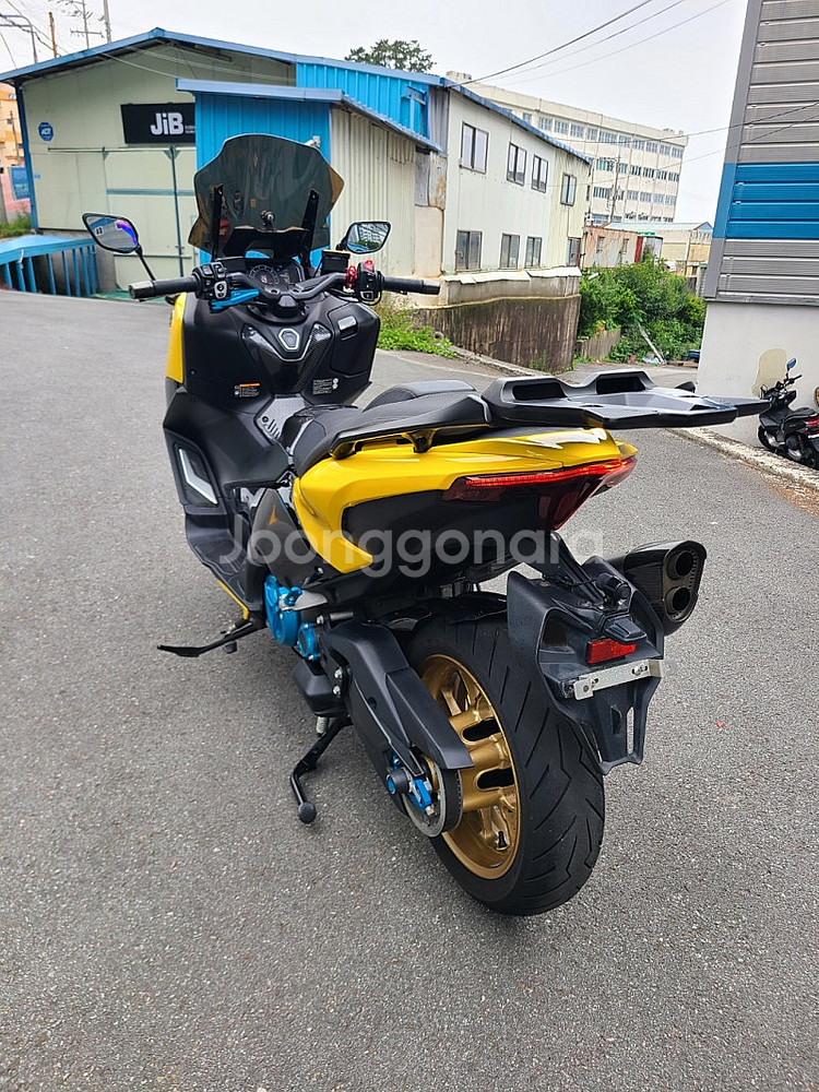 티맥스560 2022년식 아크라구변 적은 주행거리 판매...--6