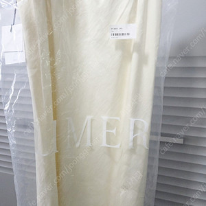 유메르 세일 밴딩플로우 스커트 크림