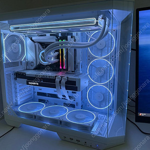 9600x 3070ti 화이트 데스크탑