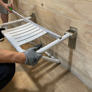 벽 접이식 보조의자 팝니다