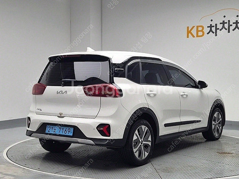 기아 니로 중고 니로 플러스 중고차 흰색 2023년식 ...--4