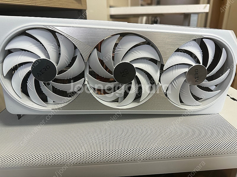 기가바이트 RTX 4080super Aero 팝니다.--0