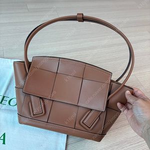 보테가베네타 아르코33 스몰 우드컬러
