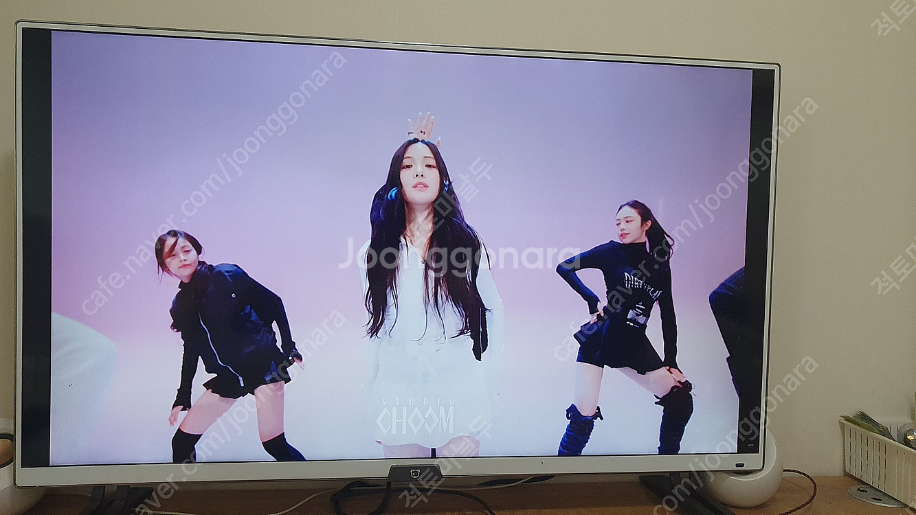크로스 오버 405K UHD 모니터 (40인치)--2
