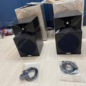 팔콘 랩 (FALCON LAB) PM62 액티브 스피커 판매합니다.