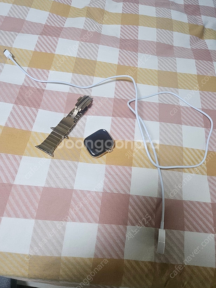 애플워치 10 42mm 티타늄 골드팝니다.(셀룰러)--6