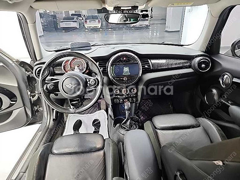 중고 미니쿠퍼 중고 가격 미니쿠퍼 5도어 중고 회색 2015년식 61,975km 5도어 기본형 개인사업자 차량구매--8