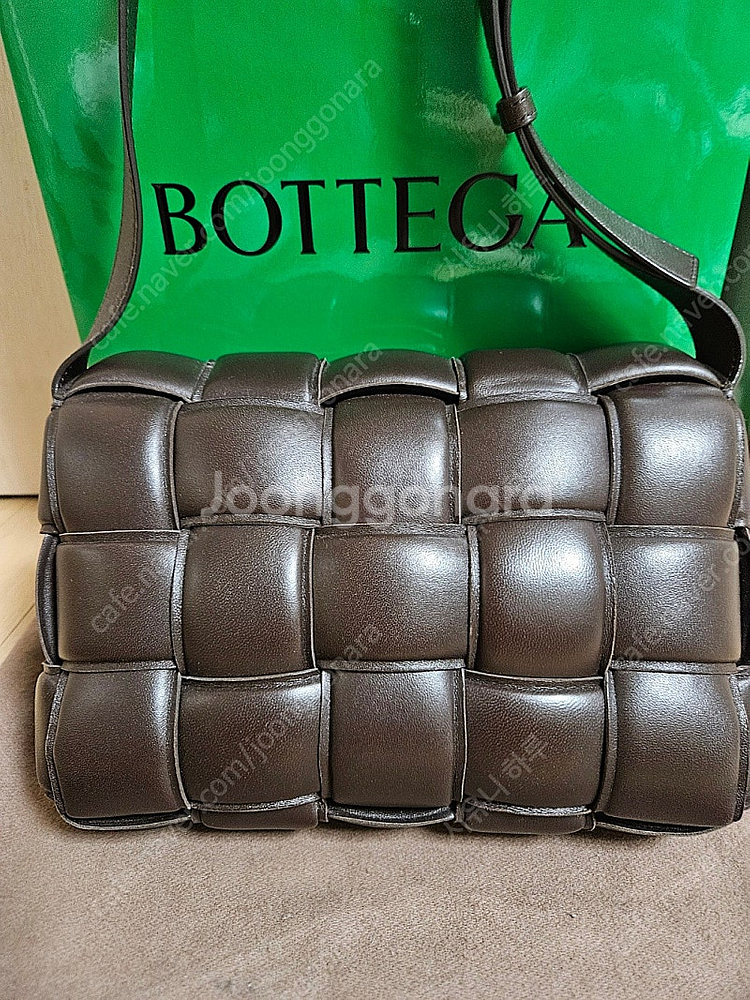 보테가베네타 패딩 카세트백--3
