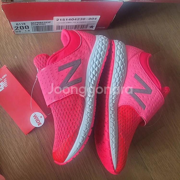 뉴발란스 새상품200,크록스j2--0