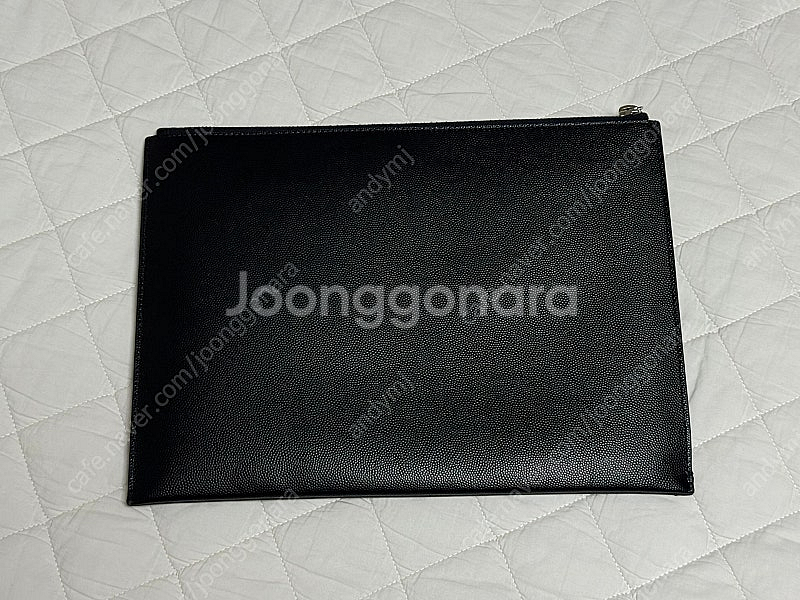 정품 생로랑 클러치백 케이버 블랙 >.<--2
