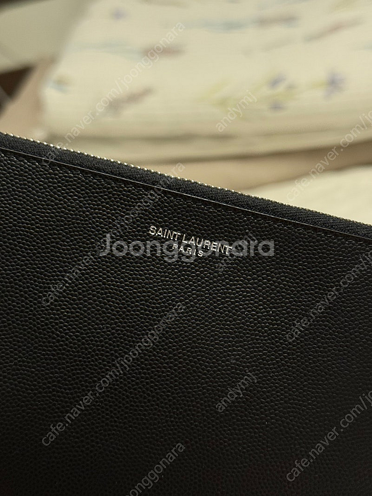정품 생로랑 클러치백 케이버 블랙 >.<--3