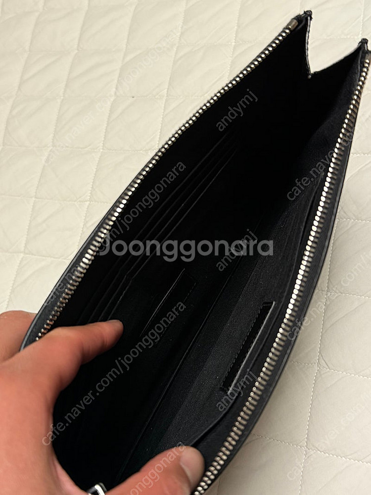 정품 생로랑 클러치백 케이버 블랙 >.<--7