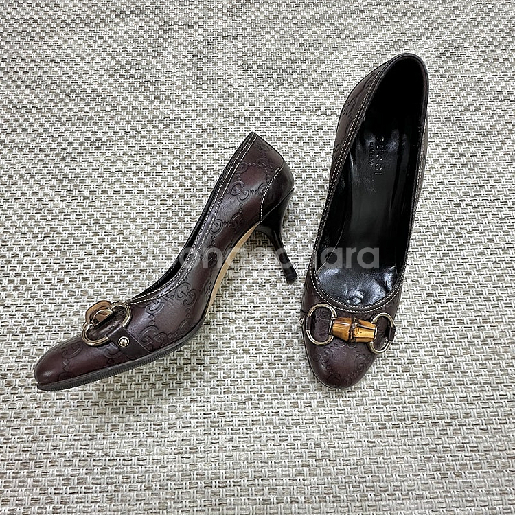 [3회착용] 구찌 GUCCI 뱀부 펌프스 36사이즈--0