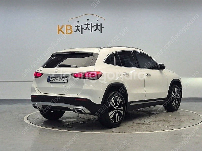 벤츠 GLA 중고 벤츠 GLA클래스 중고 흰색 2021년식 GLA220 법인차량 세금혜택--5