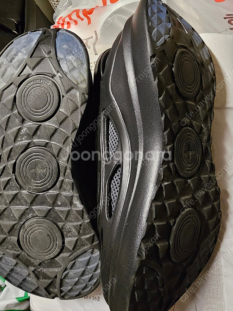 써코니 x 톰보고 버터플라이 290mm 팔아요--2
