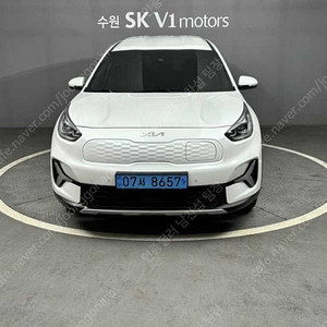 기아 니로 중고 니로 플러스 중고차 흰색 2023년식 74,664km 어스 중고차다이렉트