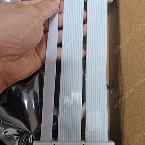기가메가 PCIE 5.0 20cm 라이저 미사용