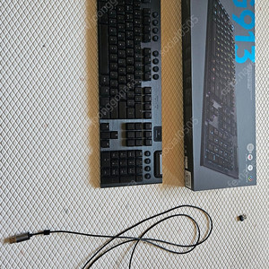 로지텍 G913 키보드 팝니다(풀박스구성)