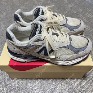 [270] 뉴발란스 990v3 문빔 마카다미아넛