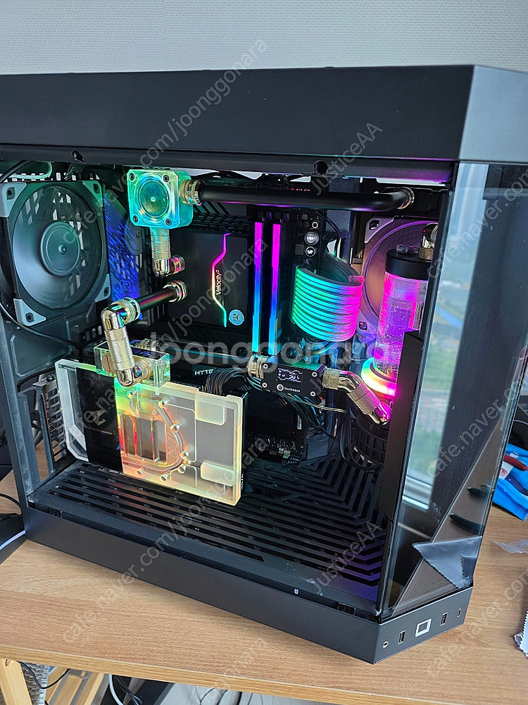 13900K RTX 5080 커스텀 수냉 팝니다.--1