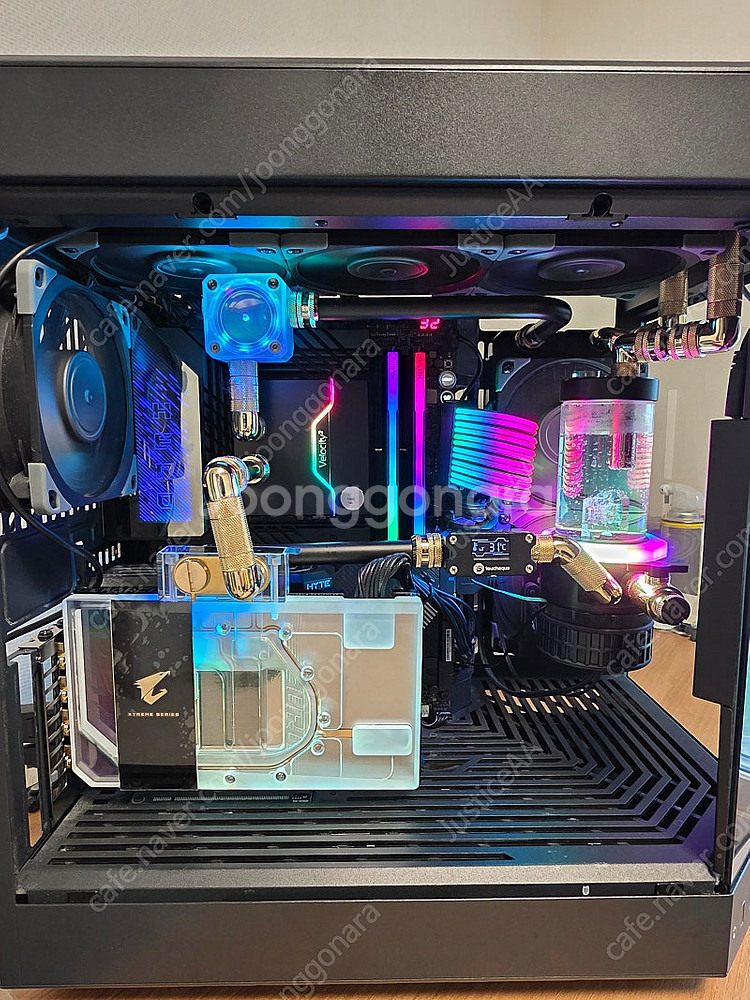 13900K RTX 5080 커스텀 수냉 팝니다.--2