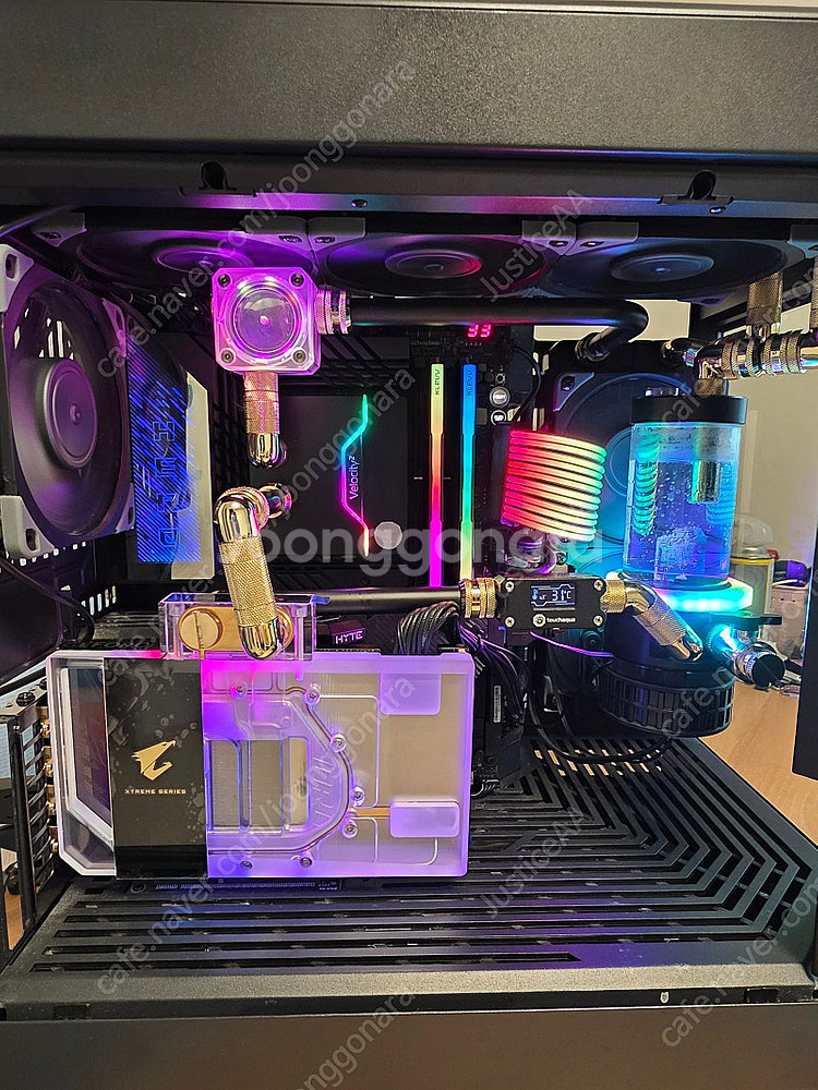 13900K RTX 5080 커스텀 수냉 팝니다.--0