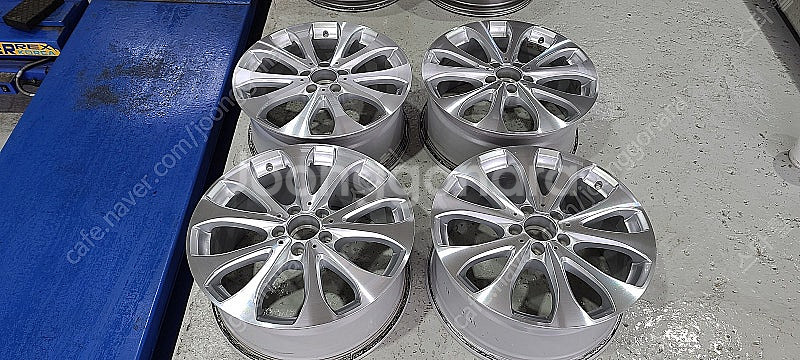 벤츠 E클 W213 E300 익스클루시브 실버컷팅 18...--0