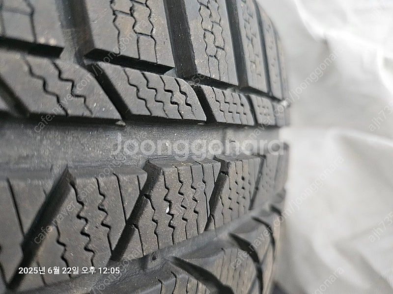 225 45 18 윈터 85%이상--2