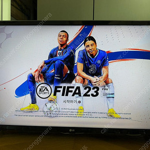 PS4프로(CUH‑7117B)+게임타이틀7개+32“TV 판매합니다.