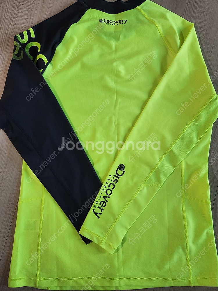디스커버리 남성 래쉬가드 110사이즈 미착용 새제품--5