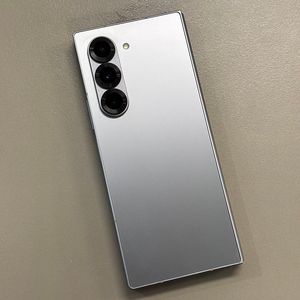 (단말자급제)갤럭시Z폴드6 실버색상 512용량 미파손 무잔상 상태좋은단말기 정상해지 공기계 104만 판매합니다