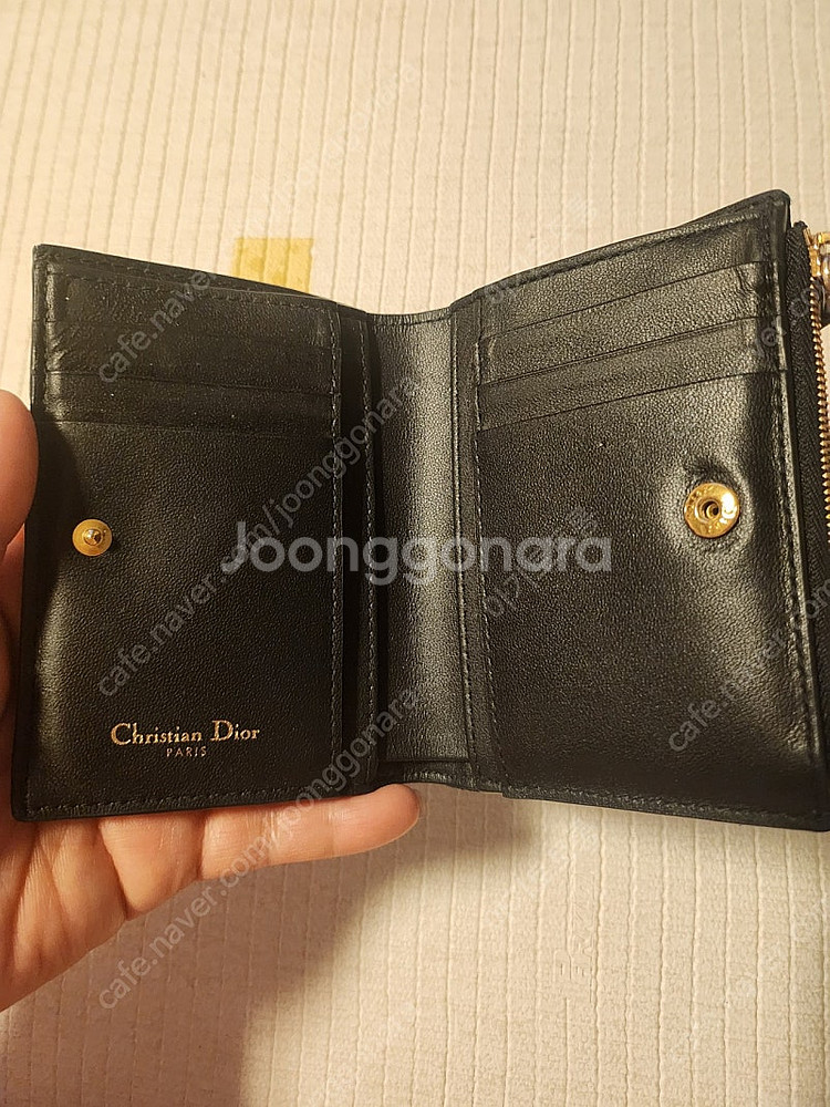 디올 카로 지갑 판매합니다--2