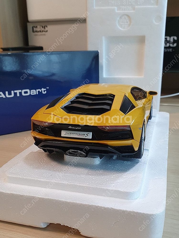 1:18 1/18 오토아트 람보르기니 아벤타도르 S 옐...--4