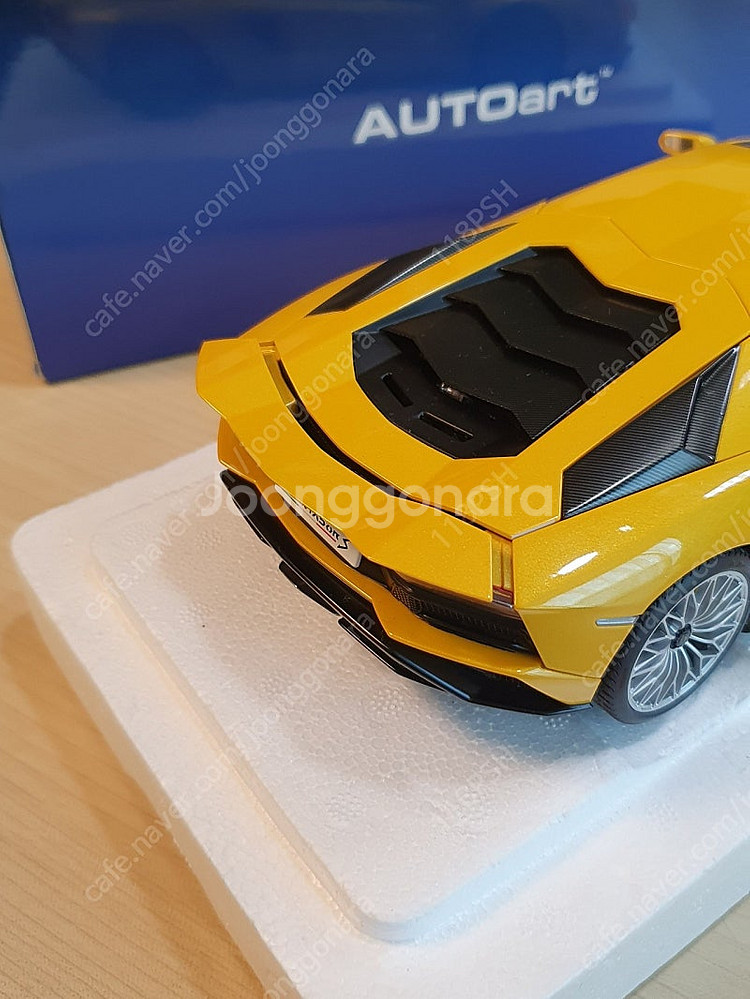 1:18 1/18 오토아트 람보르기니 아벤타도르 S 옐...--9