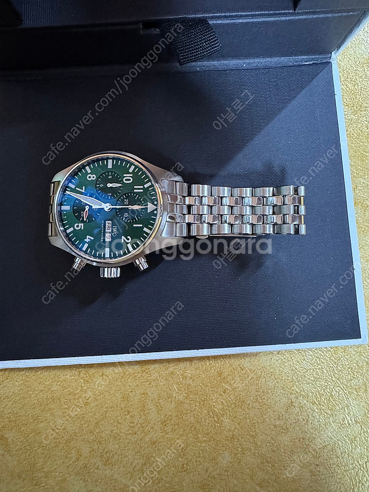 IWC 파일럿워치 37800 녹판 43미리 팝니다.--6