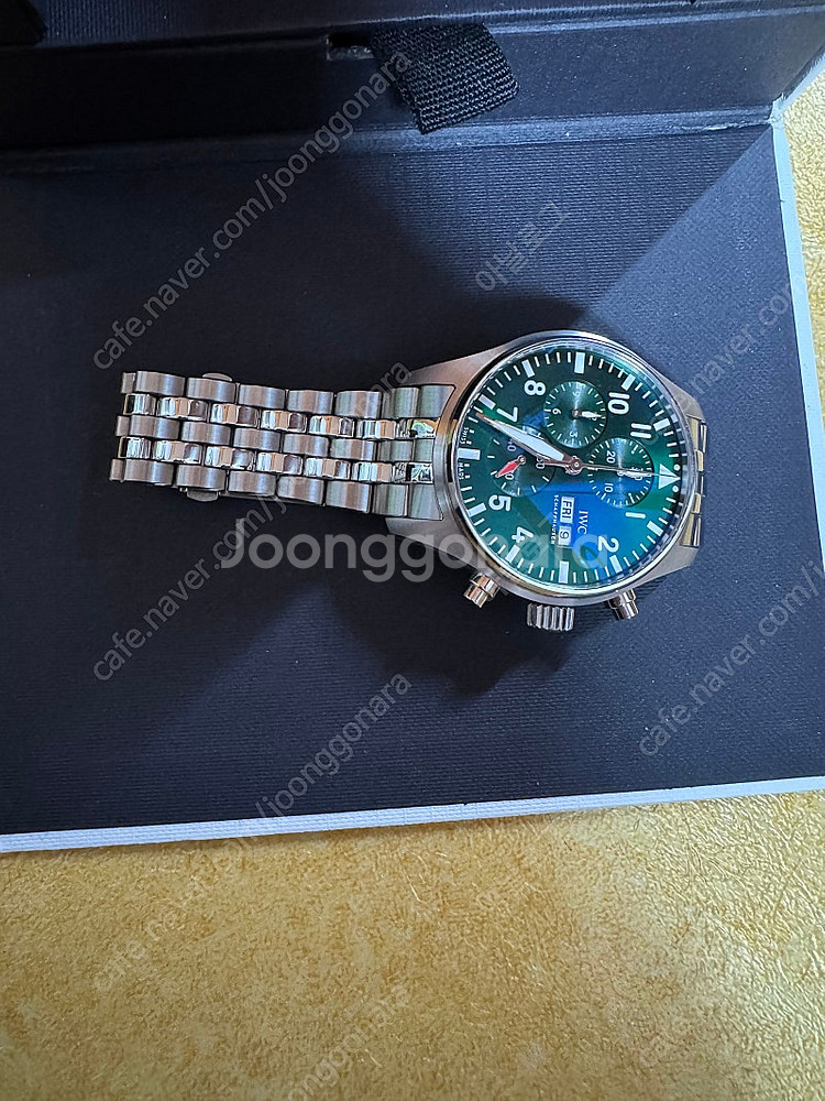IWC 파일럿워치 37800 녹판 43미리 팝니다.--7