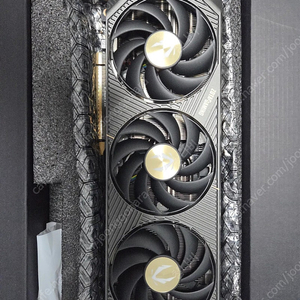 조텍 ZOTAC RTX 5070 SOLID OC 그래픽 카드