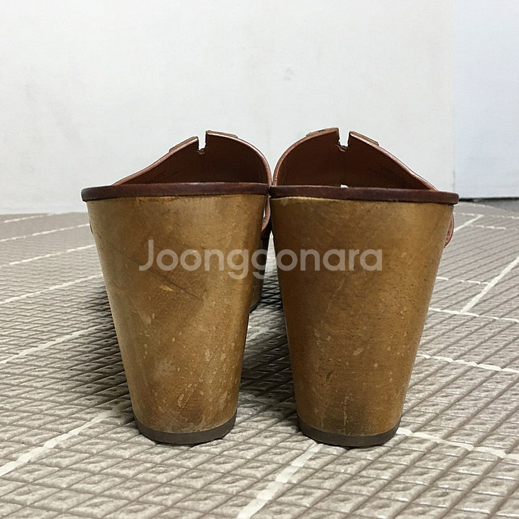 토리버치 웨지 플랫폼 슬리퍼 8M 245 / 랑방 마인...--2