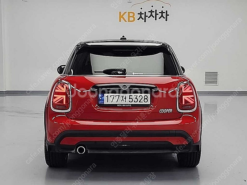 중고 미니쿠퍼 중고 가격 미니쿠퍼 5도어 중고 빨간색 2022년식 38,548km 5도어 클래식 플러스 런치팩 3세...--4