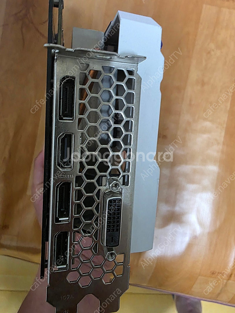 Emtek GTX1080 8GB 그래픽 카드 판매합니다...--1