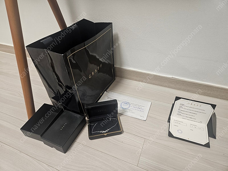 그라프 버터플라이 목걸이 쁘띠파베 판매합니다. 25년식 이미지