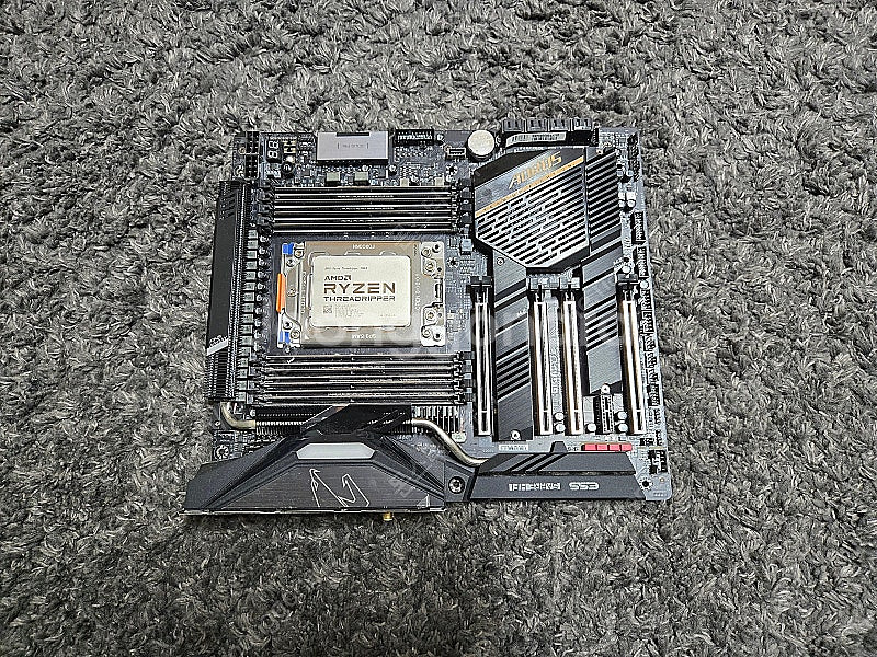 라이젠 쓰레드리퍼 3960X + 기가바이트 TRX40 ...--0